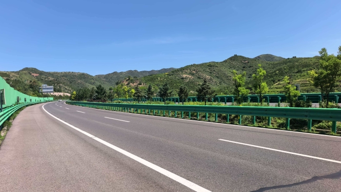 精细整治路域环境 提质绿化美颜公路—养护分公司张家口分中心张家口养护队扎实开展路域绿化专项整治工作3